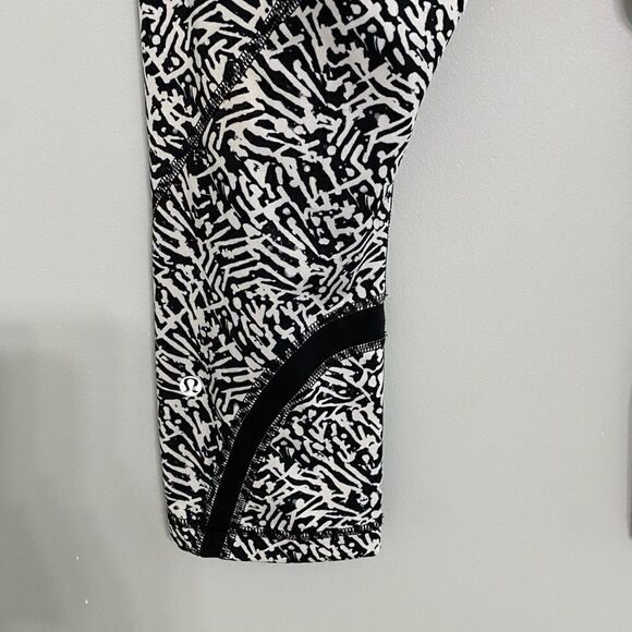 Lululemon Train Times Crop Leggings Women Size 10 - Picture 8 of 9